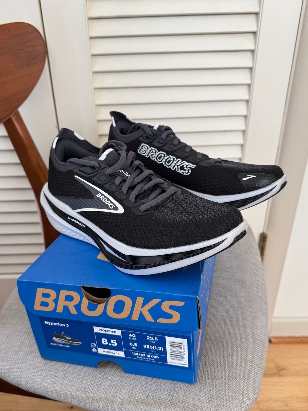 Brooks NWT Hyperion 3 Black White Running Walking Tennis Shoe